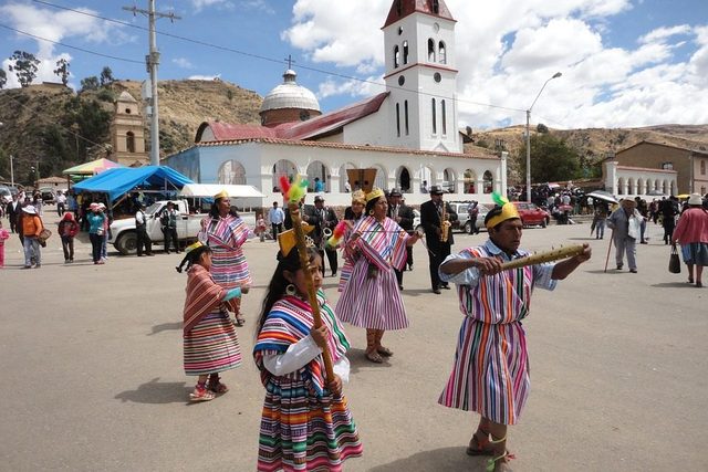 La red de interacciones y tradiciones comunes