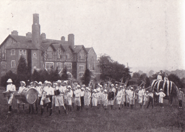 "Ecole des Roches”