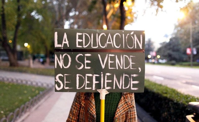 LA EDUCACIÓN Y LA UNIÓN CON LA DEMOCRACIA (siglo XX - XXI)