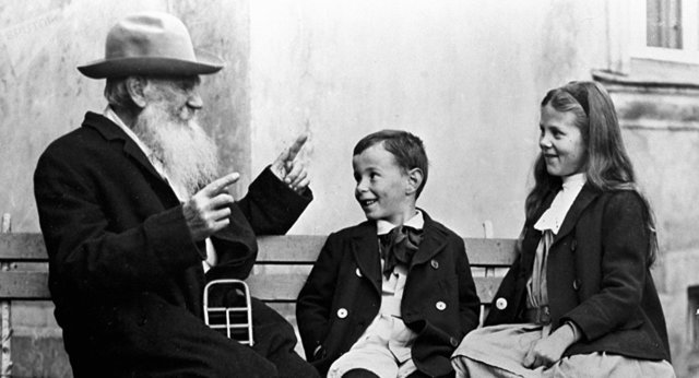 ESCUELA NUEVA, LEON TOLSTOI.