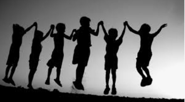 Diferencia niñez y juventud