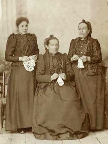 three old ladies knit the socks of death