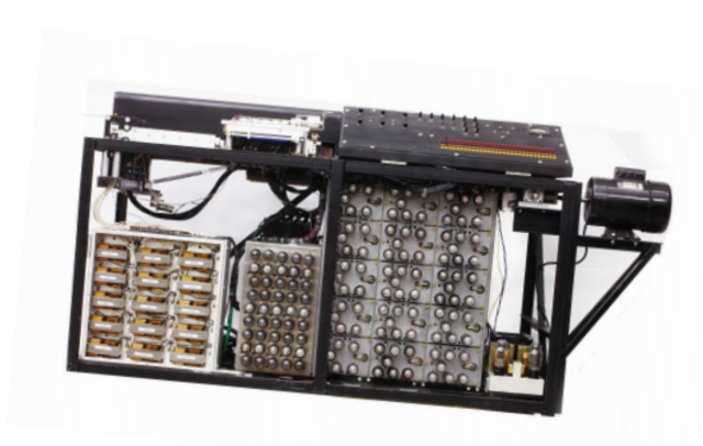 1937: Primeiro computador elétrico de Atanasoff e início dos computadores ABC.