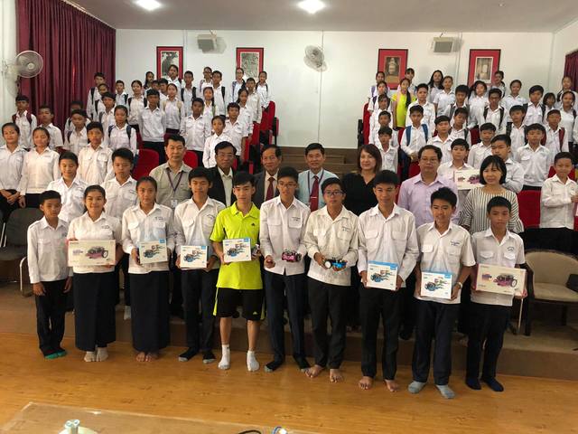 Hand Over Robot kits