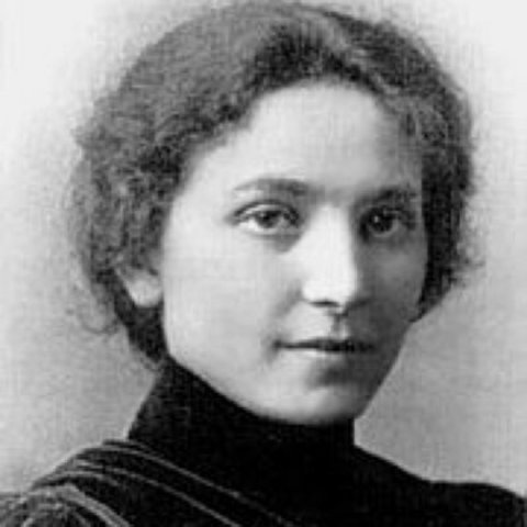 PRIMERA COMPILACION DE LAS REGLAS DEL BALONCESTO FEMENINO