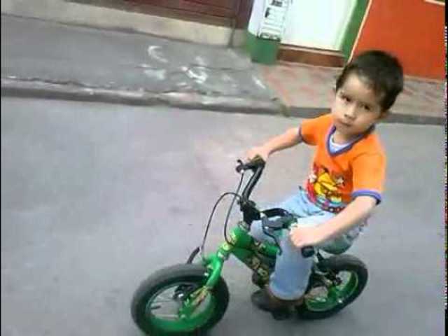 Aprendiendo a montar bicicleta
