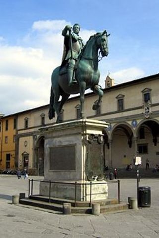 Statua equestre di Ferdinando I (Piazza SS Annunziata)