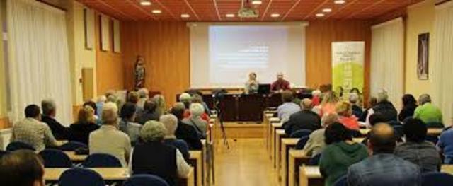 Centros para el estudio de medios y procedimientos avanzados para la educación