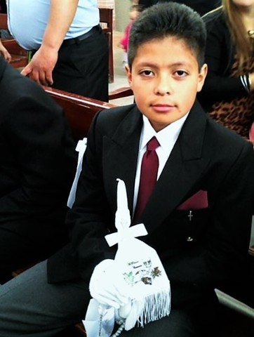 realizo mi primera comunión                I make my first communion