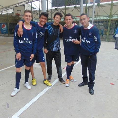 Una familia y no de sangre