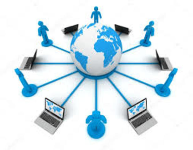 La Fundación Nacional de la Ciencia de EE.UU. crea la 'columna vertebral' de Internet mediante la conexión de cinco supercomputadores.