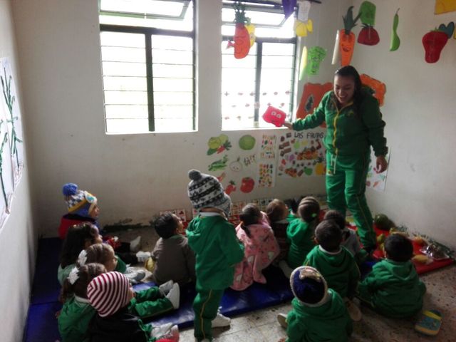 2016 Continúe trabajando en el jardín e inicie mis estudios en la Iberoamericana, me toco aplazar por varios inconvenientes económicos.