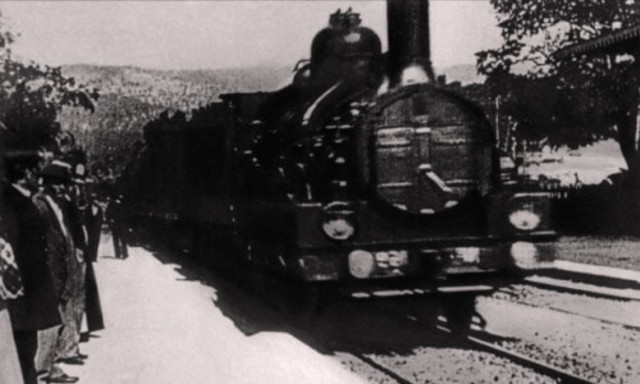 Tren llegando a la estación