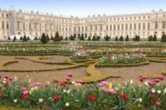 The palace of Versailles was built under the reign Louis XIV