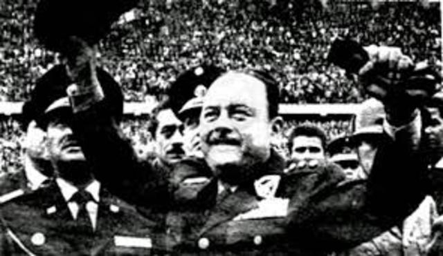 Perú: dictadura militar, inicialmente refor- mista.