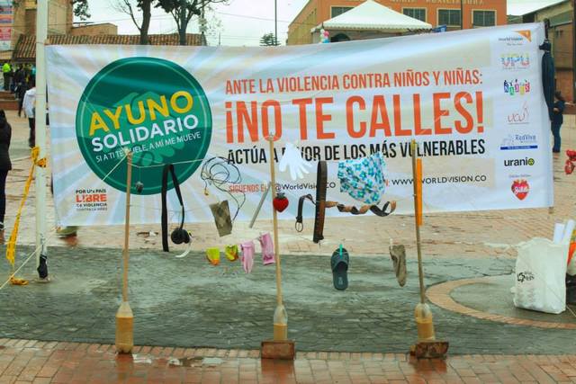 Apoyo con instalación a World Vision y el “Ayuno solidario”. Prevención del maltrato infantil.