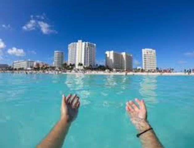 SE FUNDA LA CIUDAD DE CANCUN (UNIVERSO)