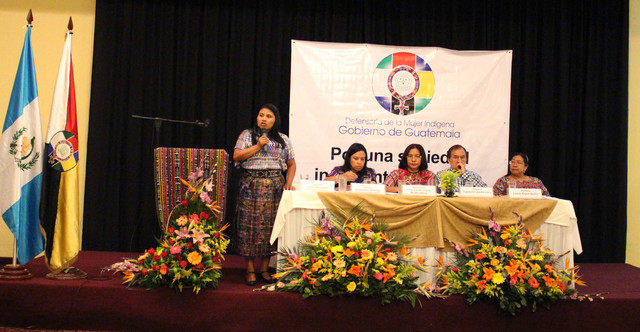 Creación de la Defensoria de la Mujer Indigena