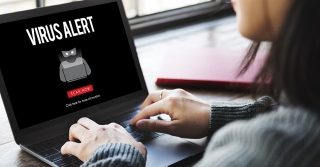 Internet por PRIMERA vez afectado por un VIRUS.