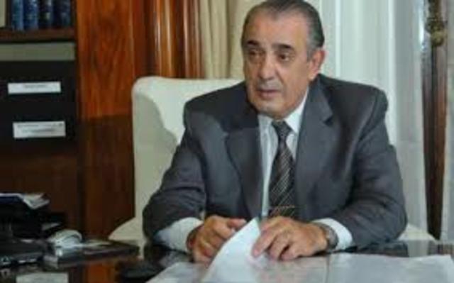 Asume Eduardo  y convoco elecciones