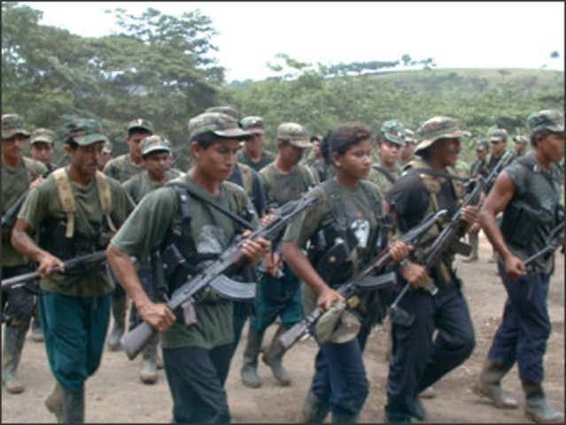 NAC San Vicente del Caguán: Luis Carlos Sarmiento y Manuel Marulanda Vélez.