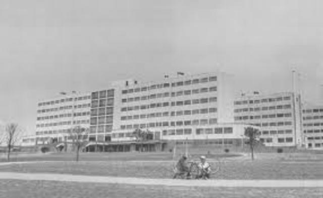 Inicia actividades el Hospital Central Militar (Ciudad de México).