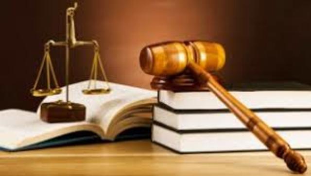 Se crean nuevas leyes para controlar y elevar la eficiencia de los sectores central y paraestatal