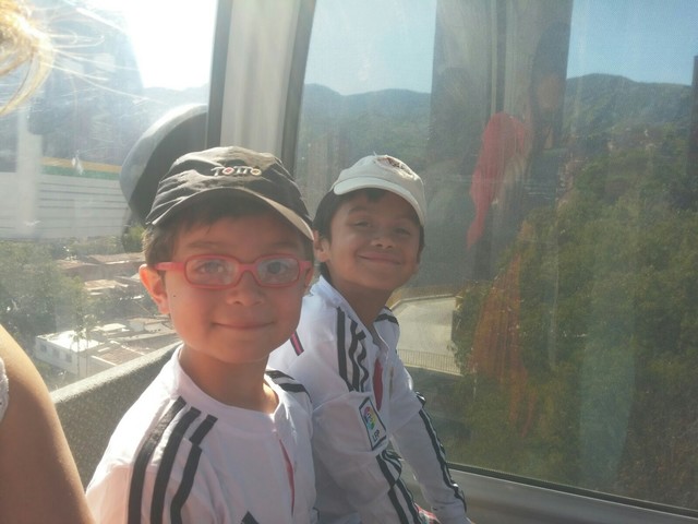 Viendo las calles de Medellín