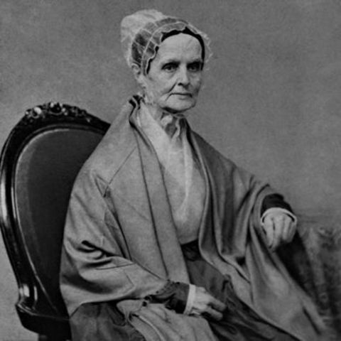 Lucretia Mott crea la primera sociedad femenina en contra de la esclavitud.