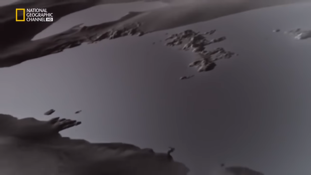 EN LA TIERRA HAY SOLO AGUA