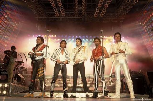 Victory Tour y labor humanitaria