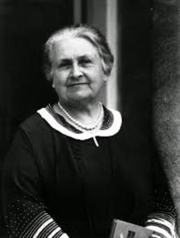 MARÍA MONTESSORI