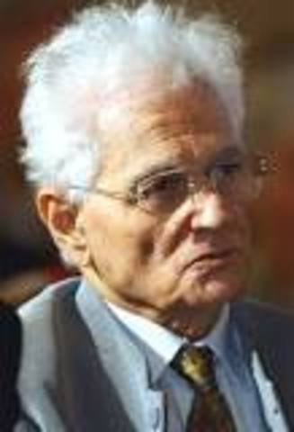 JACQUES DERRIDA
