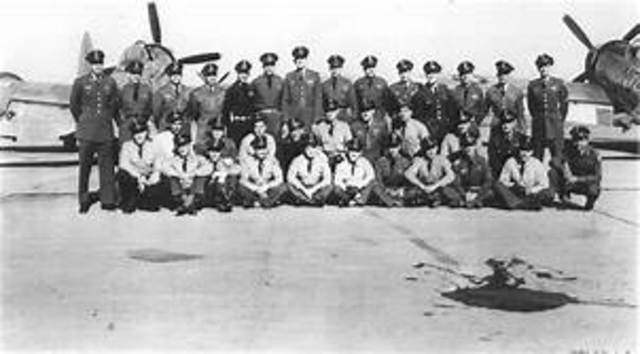 entra el escuadrón 201 a la segunda guerra mundial