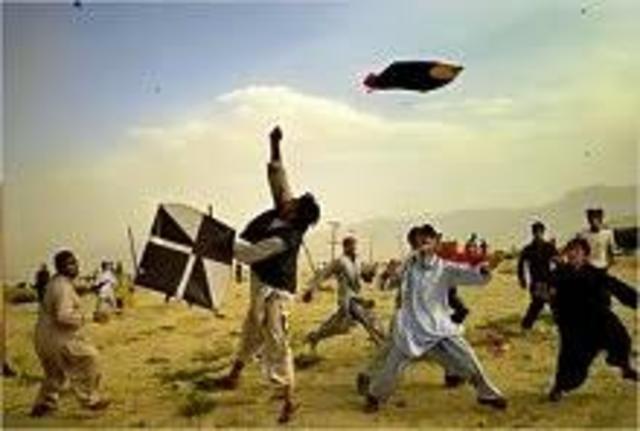 Amir (and Hassan) win the Kite Fighting Tournament