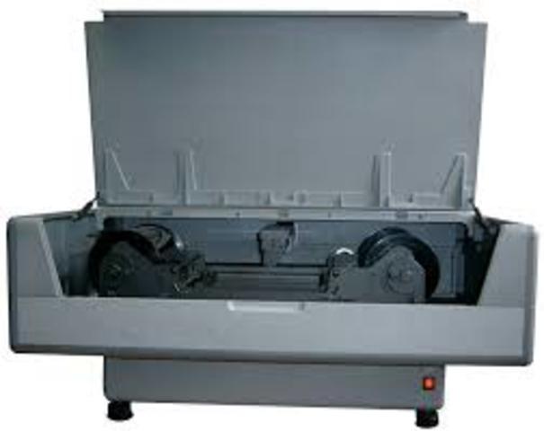 Primer escáner a color