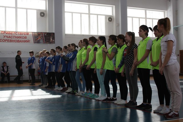 А ну ка, девушки!