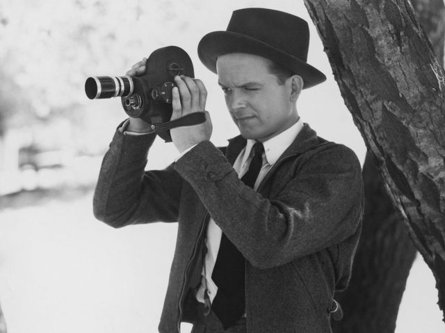 Lievoje pirmas rododomas filmas - "Onytė ir Jonelis", sukurtas pirmasis lietuviškas pilnametražis filmas.