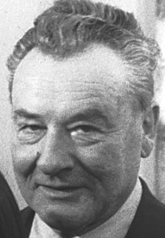 Pirmąsis kronikas.Animacijos pradininkas. Lietuvoje ėmė filmuoti Antanas Račiūnas "Prie Nemuno".