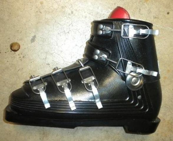 Ski boot buckle