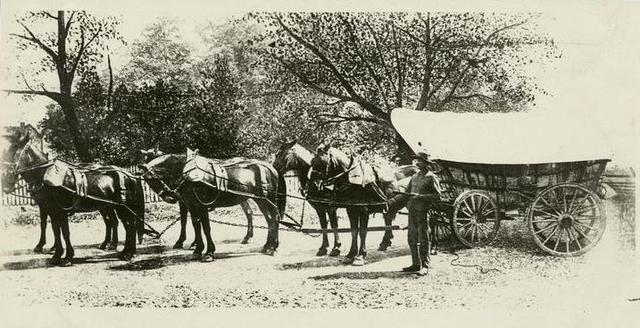 Comienza el uso de caballos para mensajería