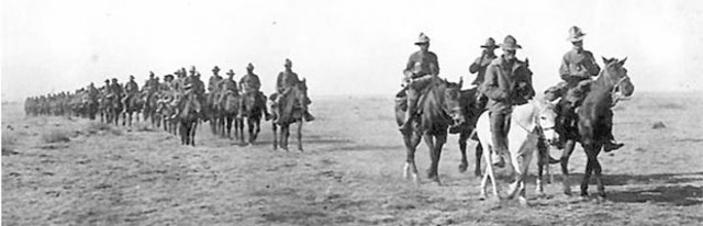 US Chases Pancho Villa (US)