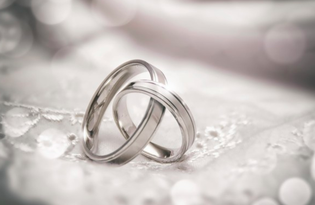 Intimacy vs Isolation