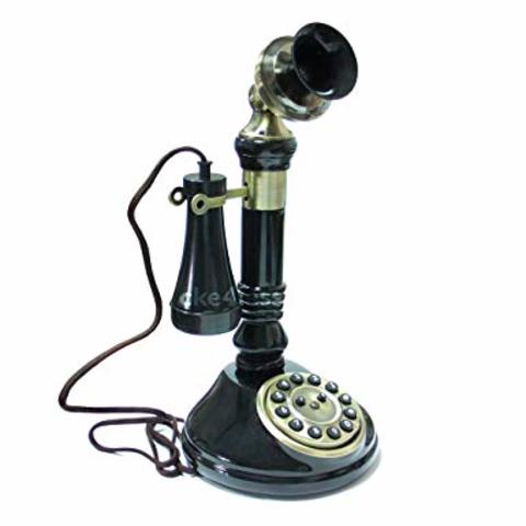 1.877 Primer teléfono de uso comercial