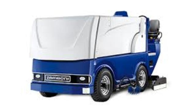 Ice Rink Resurfacing Machine