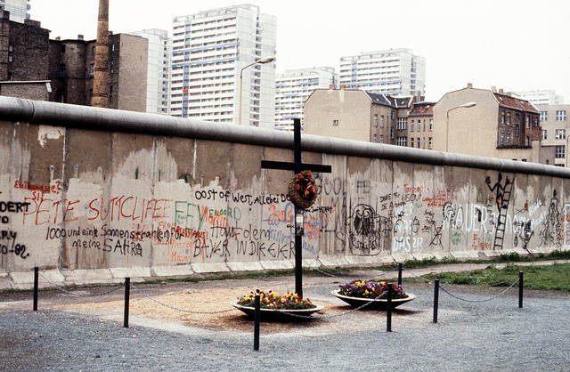 fall of the berlin wall