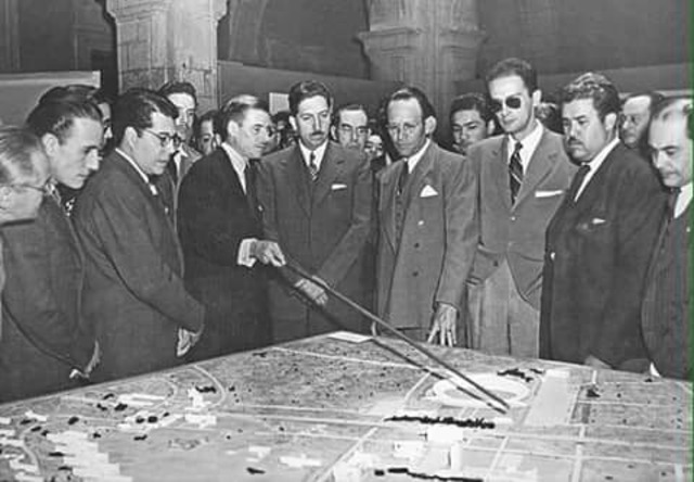 Se lleva a cabo la entrega formal de Ciudad Universitaria, diseñada por los arquitectos Mario Pani, Enrique del Moral y Domingo García Ramos. Aparece Gaceta UNAM, órgano oficial de la institución