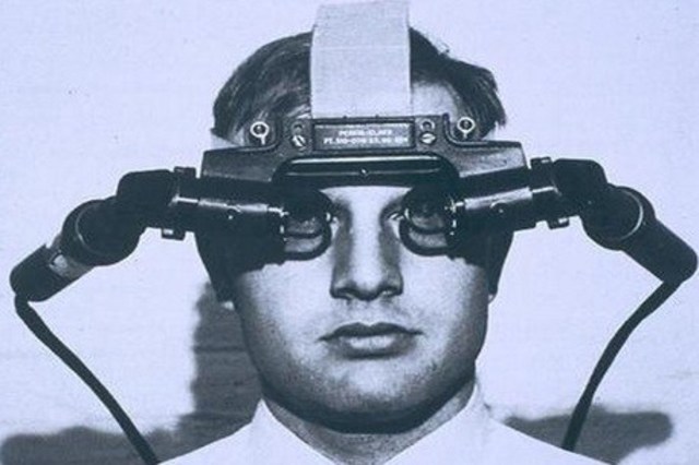Sutherland creo el primer caso visor de realidad virtual