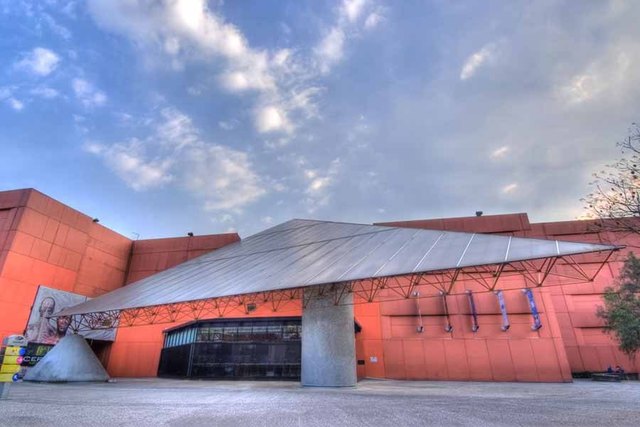 Se crea el Programa Universitario de Estudios de Género y se inaugura el Museo de las Ciencias Universum