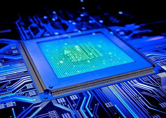 Arquitecturas paralelas con múltiples procesadores trabajando al mismo tiempo